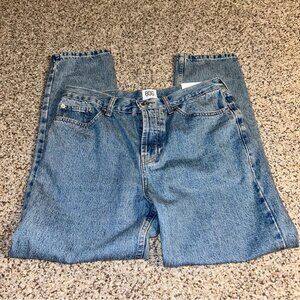 Urban Outfitters Dad Slim Straight Leg Cropped Jeans NWT Size 31 X 32
